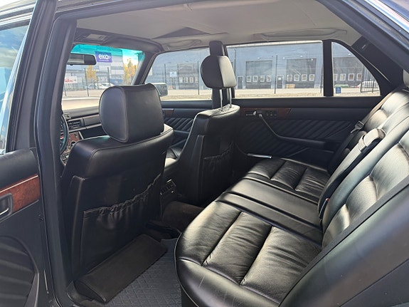 Mercedes-Benz S560 6 of 14