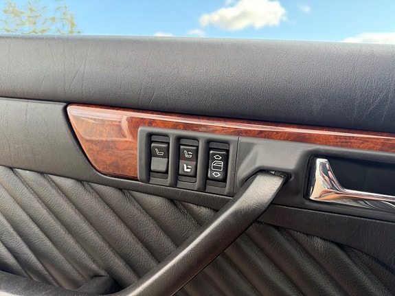 Mercedes-Benz S560 13 of 14