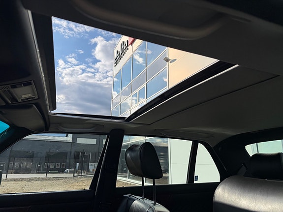 Mercedes-Benz S560 12 of 14