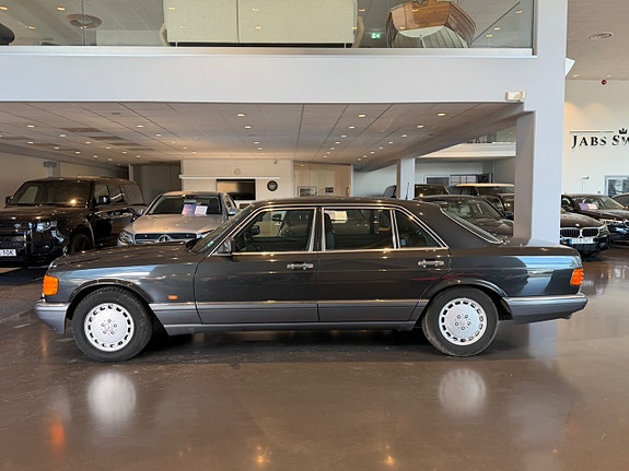 Mercedes-Benz S560 2 of 14