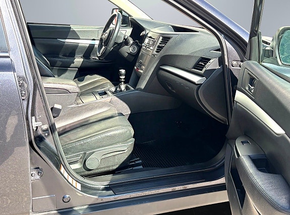 Subaru Outback 9 of 11