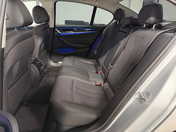 BMW 520i 14 of 30