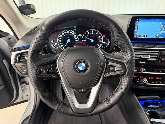 BMW 520i 15 of 30