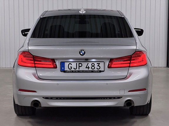 BMW 520i 8 of 30