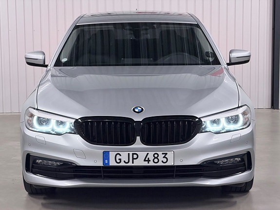 BMW 520i 7 of 30