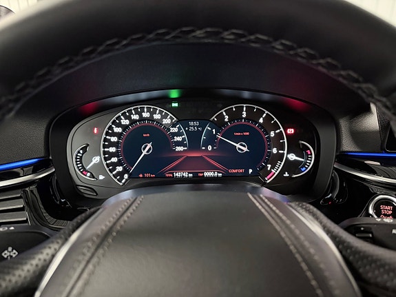 BMW 520i 16 of 30