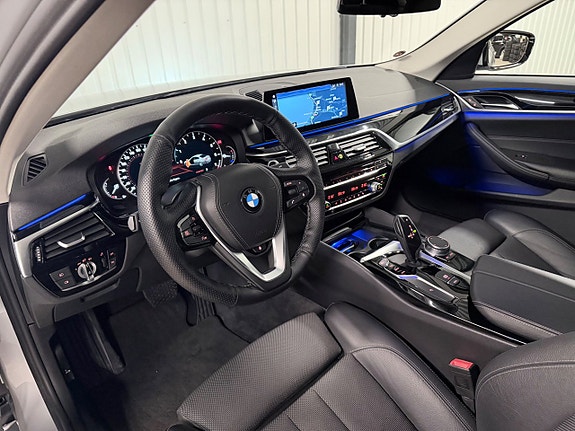 BMW 520i 9 of 30