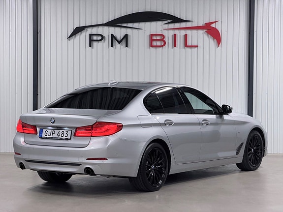 BMW 520i 4 of 30