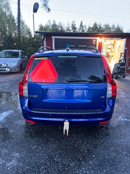 Volvo V50 3 of 8