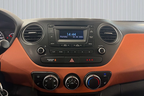 Hyundai i10 12 of 19