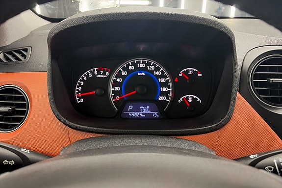 Hyundai i10 13 of 19