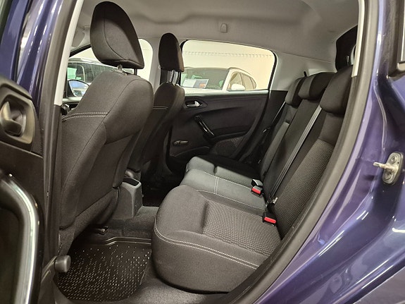 Peugeot 208 14 of 17