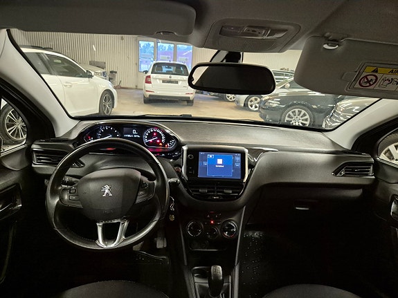 Peugeot 208 9 of 17
