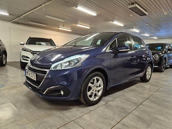 Peugeot 208 3 of 17