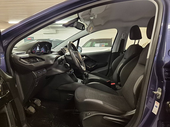 Peugeot 208 12 of 17