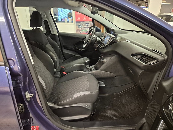 Peugeot 208 13 of 17