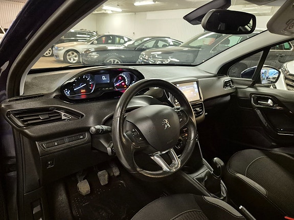 Peugeot 208 10 of 17
