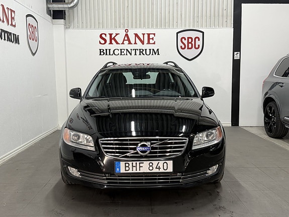 Volvo V70 2 of 10