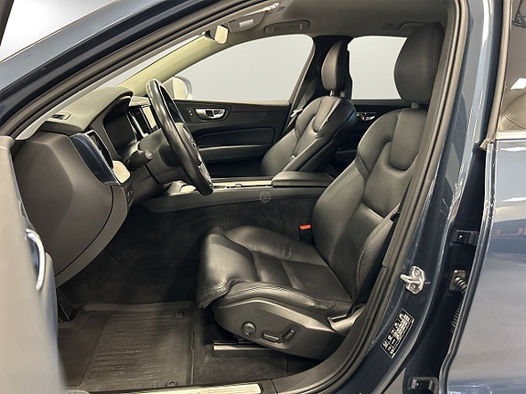 Volvo XC60 9 of 24