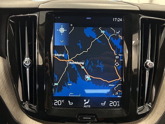 Volvo XC60 12 of 24