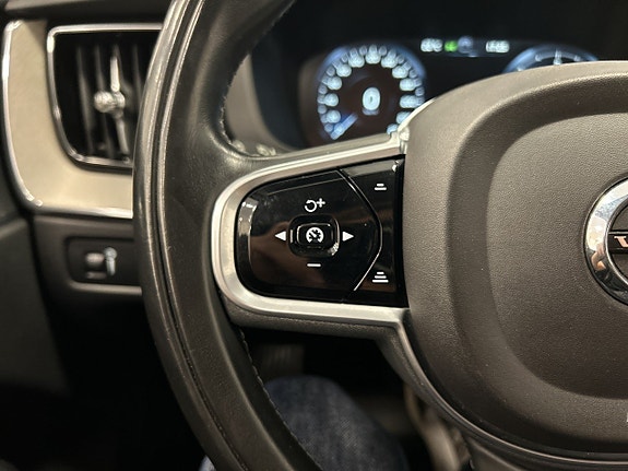 Volvo XC60 17 of 24