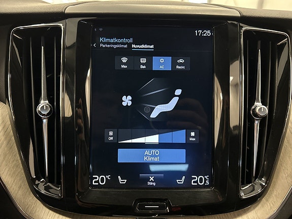Volvo XC60 15 of 24