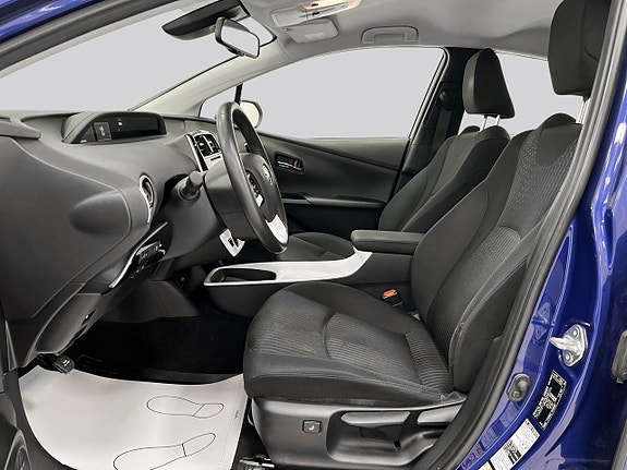Toyota Prius 8 of 19