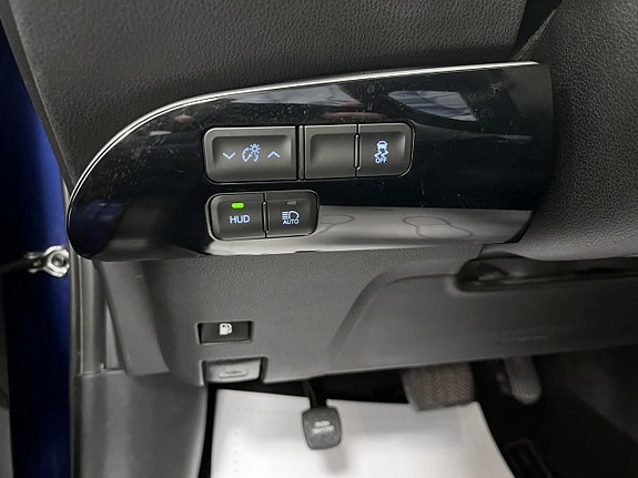 Toyota Prius 17 of 19