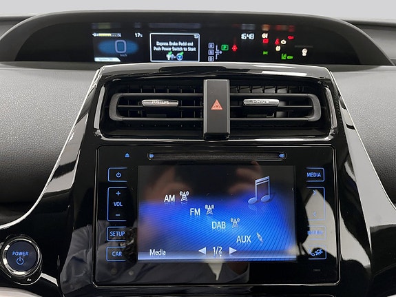 Toyota Prius 11 of 19