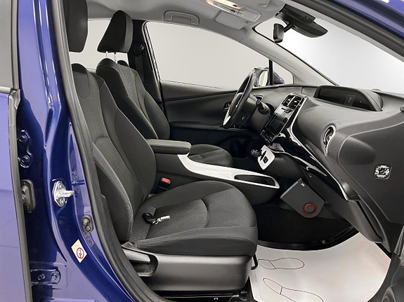 Toyota Prius 15 of 19