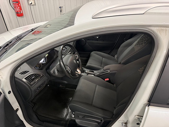 Renault Megane 5 of 8