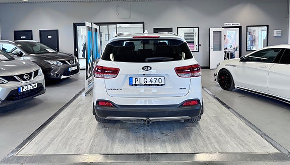 Kia Sorento 3 of 5