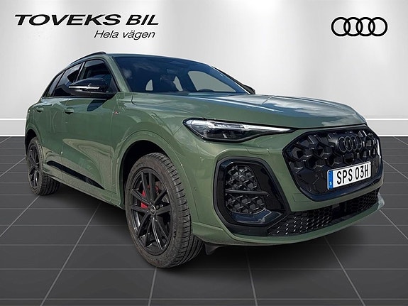 Audi Q5 2 of 18