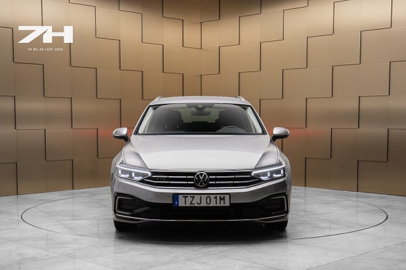 Volkswagen Passat 8 of 21