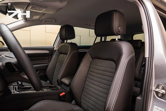 Volkswagen Passat 14 of 21