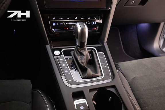 Volkswagen Passat 12 of 21
