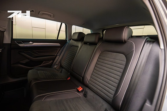 Volkswagen Passat 16 of 21