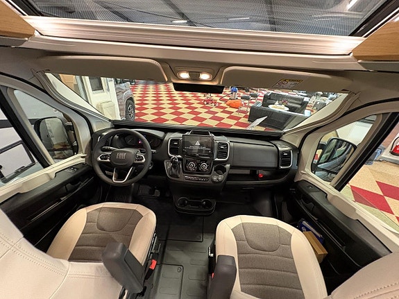Adria TWIN SELECT 640 SLB - FIAT 6E 2,2 140HP 35H 23 of 23
