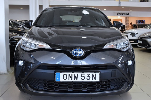 Toyota C-HR 2 of 18