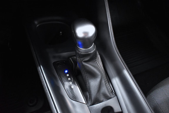 Toyota C-HR 13 of 18