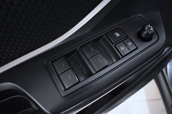 Toyota C-HR 15 of 18