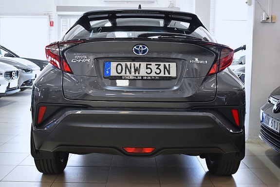 Toyota C-HR 4 of 18