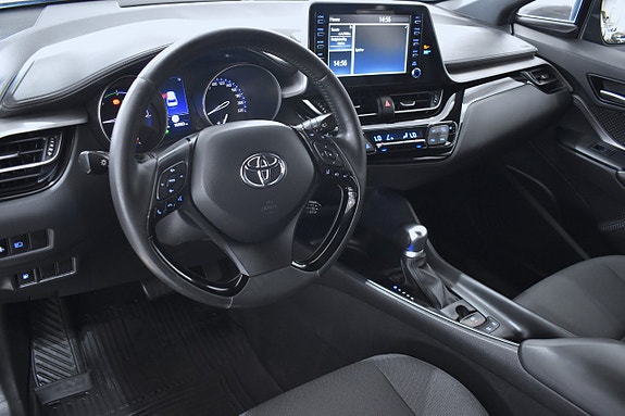 Toyota C-HR 7 of 18