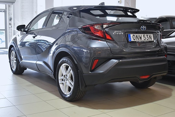 Toyota C-HR 3 of 18
