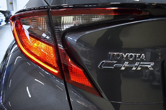 Toyota C-HR 16 of 18