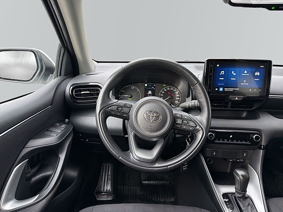 Toyota Yaris 9 of 13