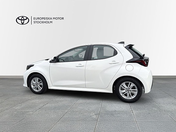 Toyota Yaris 3 of 13