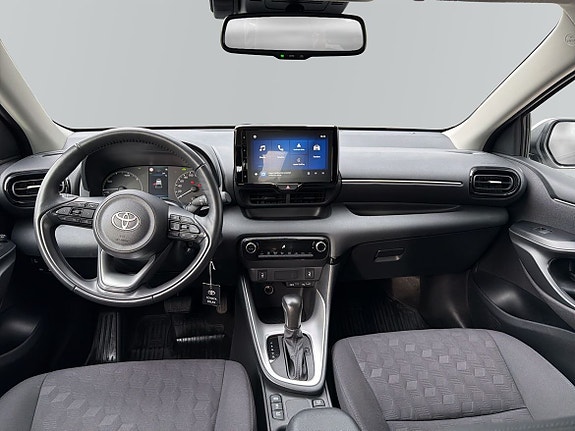 Toyota Yaris 8 of 13