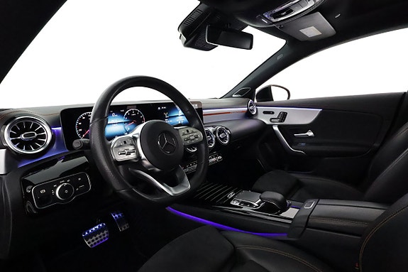 Mercedes-Benz CLA250 11 of 25