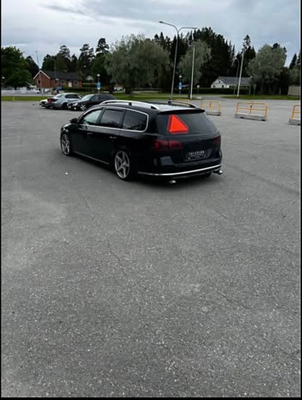 Volkswagen Passat 4 of 8